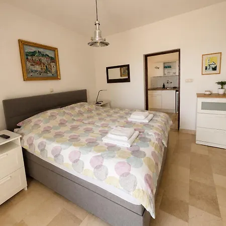 Marijam Daire Hvar Town
