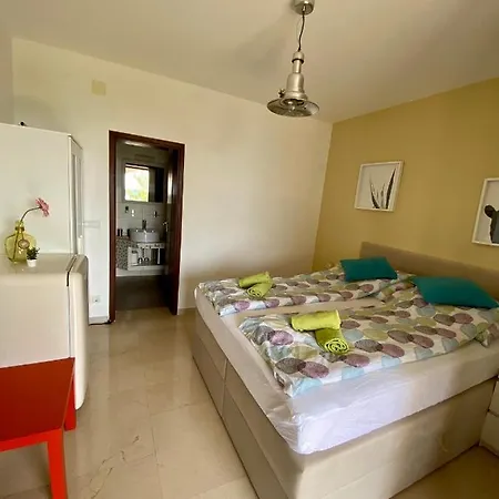 Marijam 아파트 흐바르